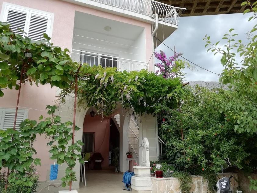 Apartmani Miki Podgora Exteriör bild