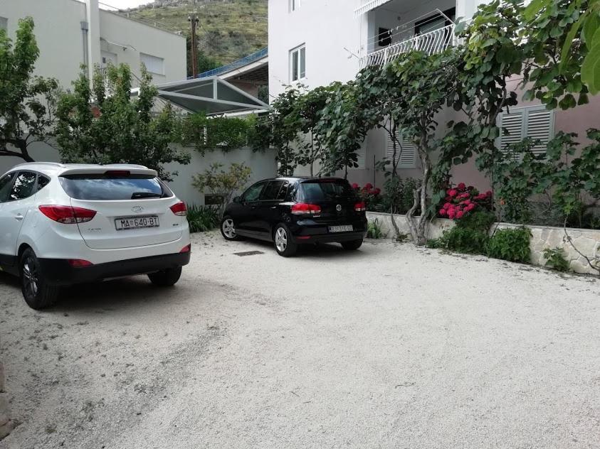 Apartmani Miki Podgora Exteriör bild