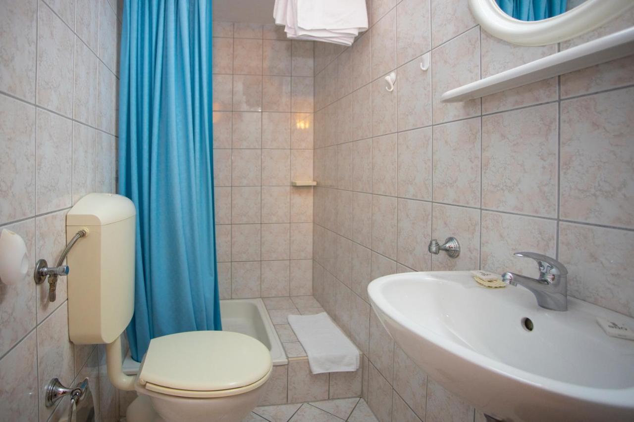 Apartmani Miki Podgora Exteriör bild