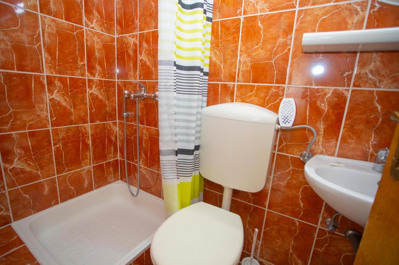 Apartmani Miki Podgora Exteriör bild