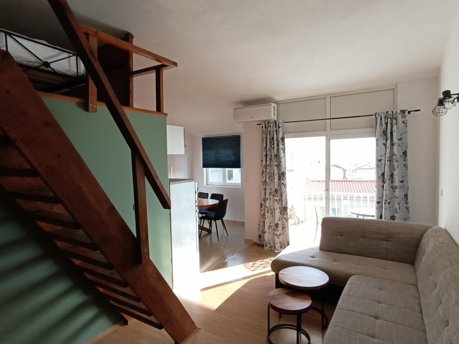 Apartmani Miki Podgora Exteriör bild