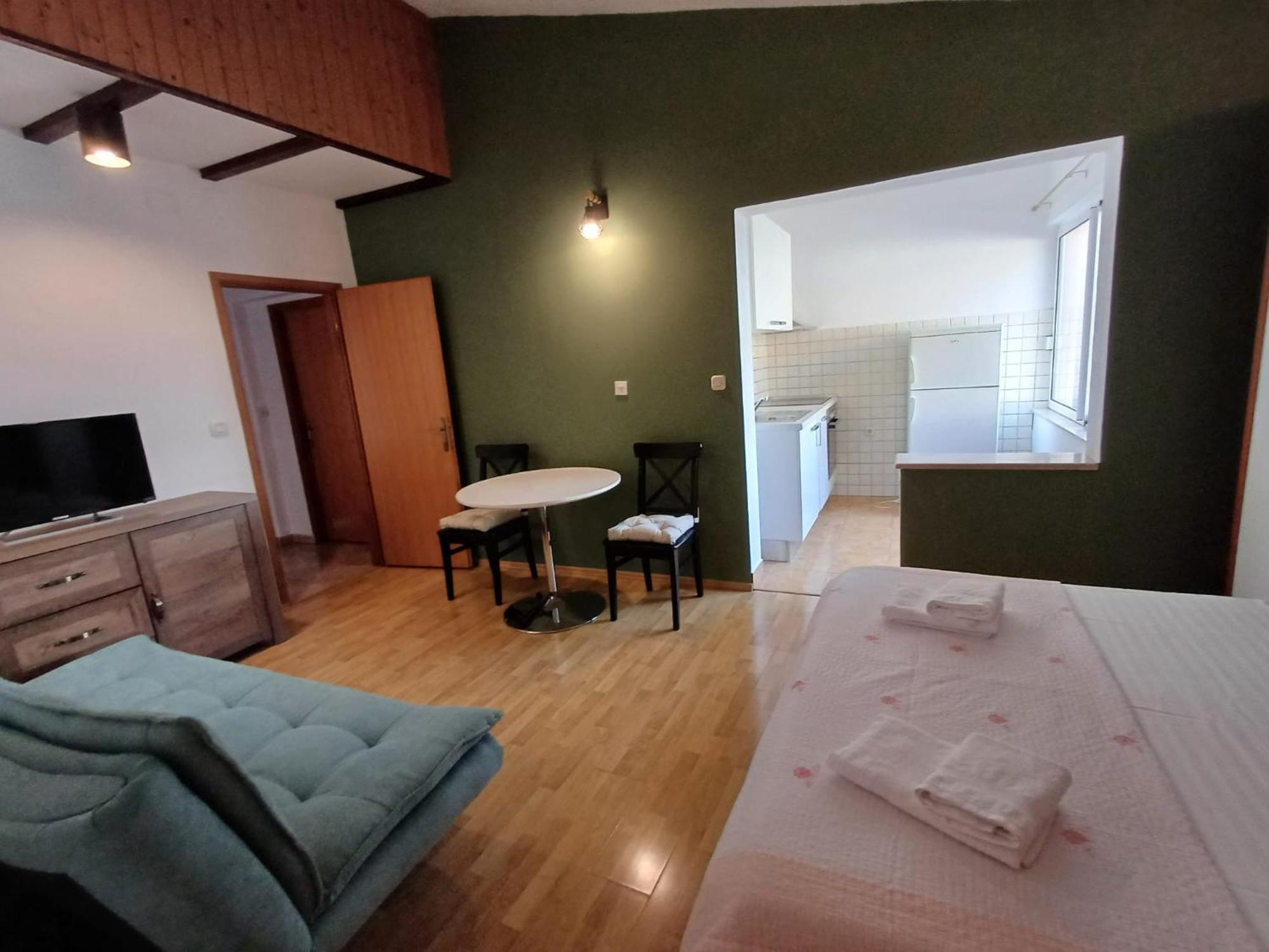 Apartmani Miki Podgora Exteriör bild
