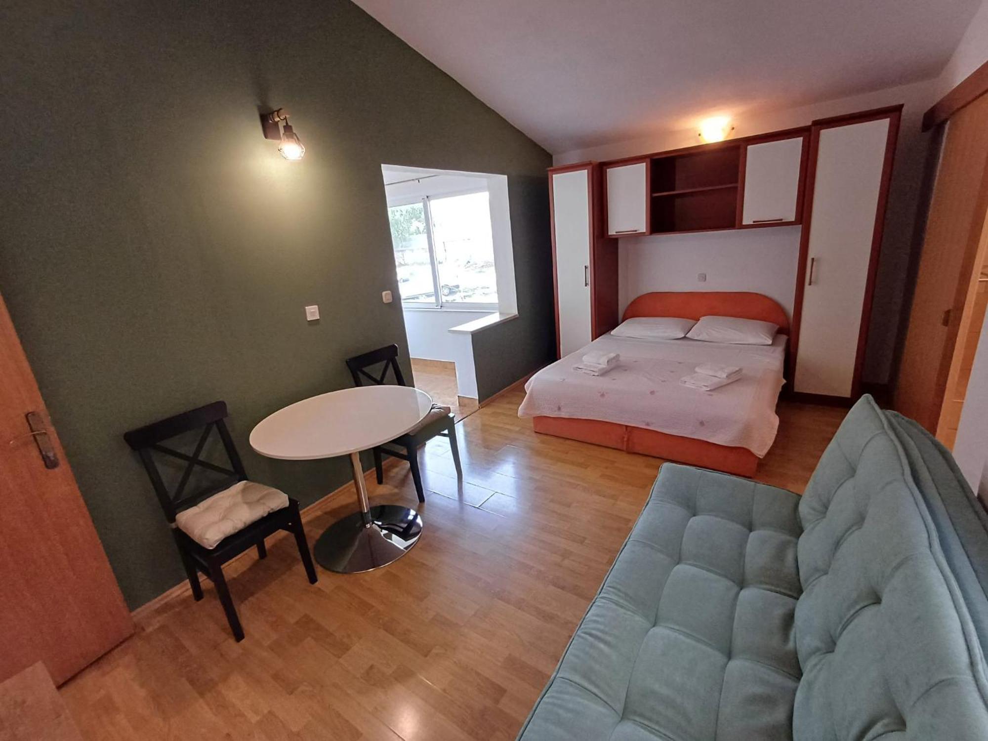 Apartmani Miki Podgora Exteriör bild