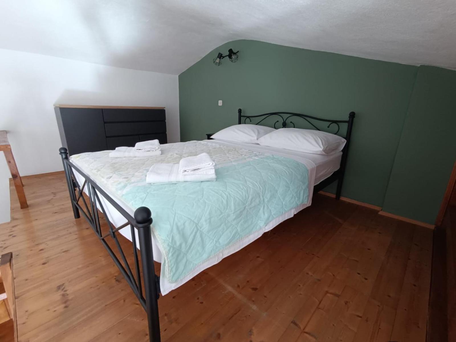 Apartmani Miki Podgora Exteriör bild