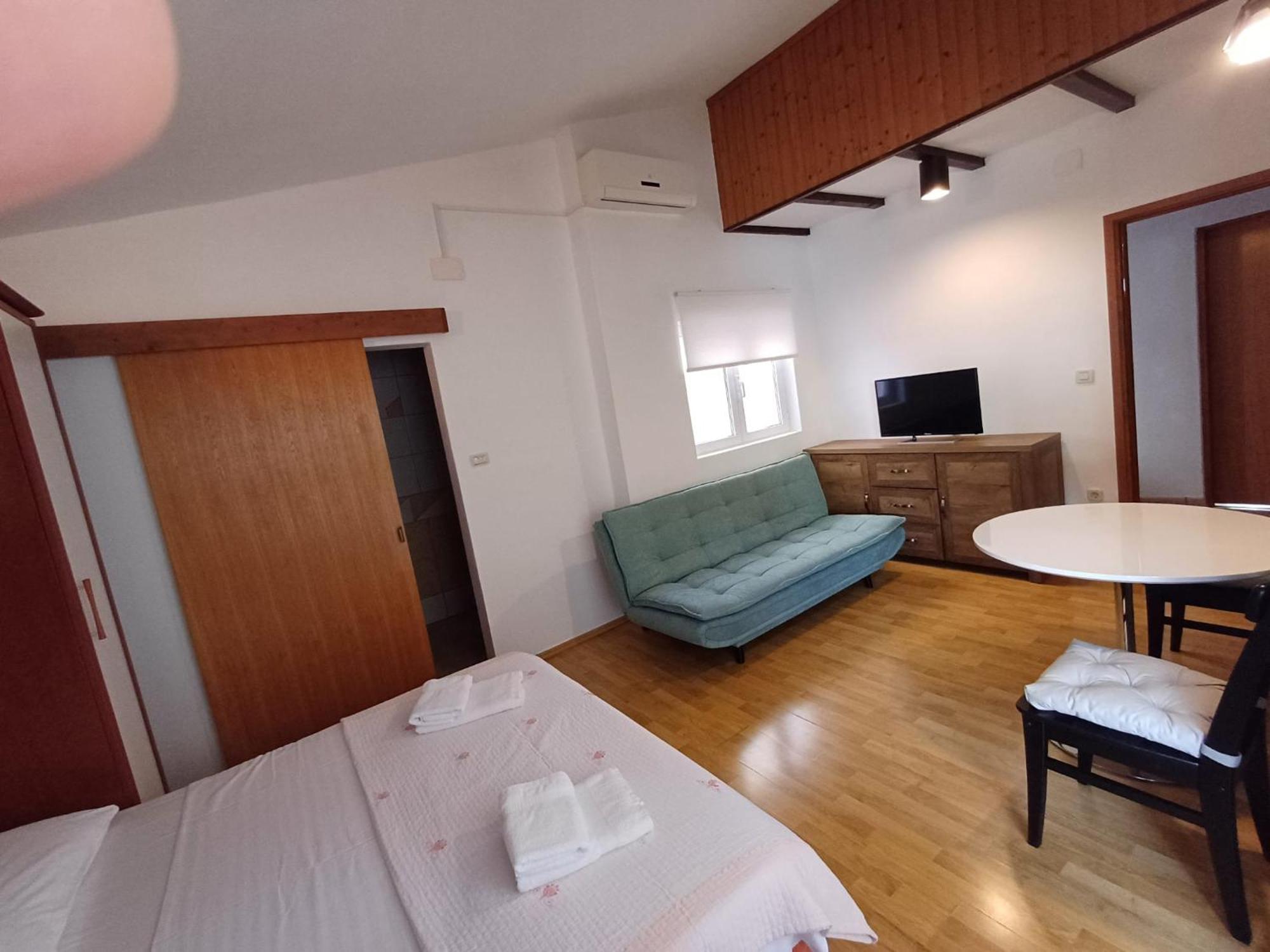 Apartmani Miki Podgora Exteriör bild